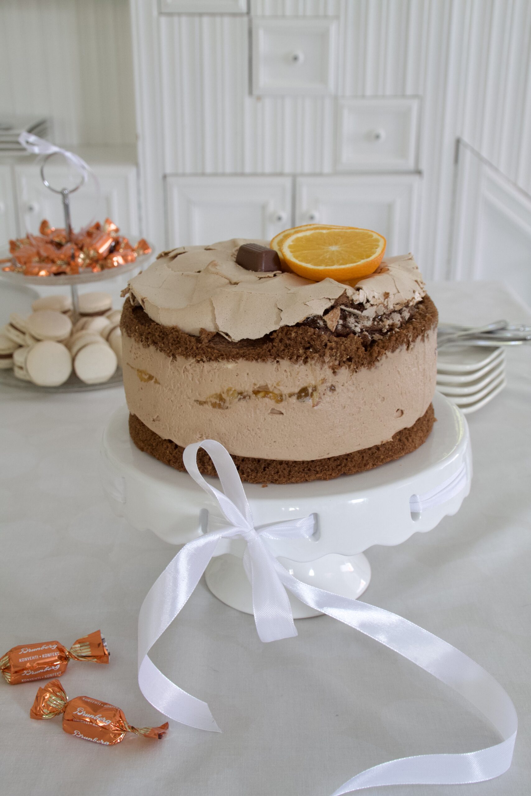 Brunberg - Appelsiini-maitosuklaabritakakku