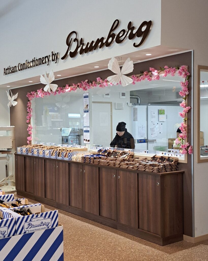 Brunberg - Artesaaniosasto Brunbergin tehtaanmyymälässä