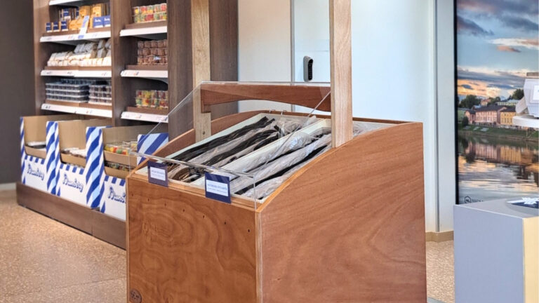 Brunberg - Brunberg tehtaanmyymälä lakuvaunu