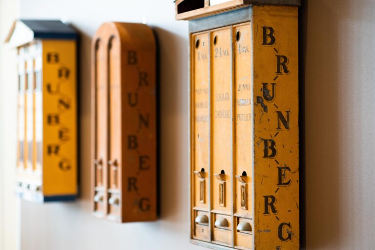 Brunberg - Brunberg tehtaanmyymälä_vanhat karkkiautomaatit